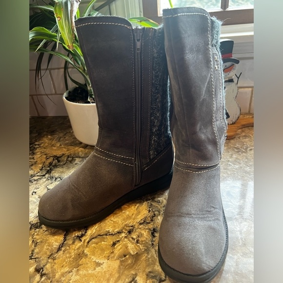 Mukluks Women’s Winter Sweater Boots - Picture 3 of 6